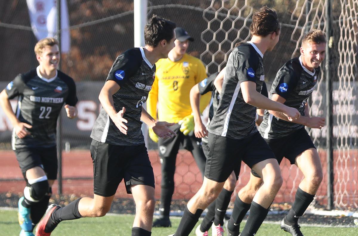 PHOTO ONU men’s soccer advances to Sweet 16