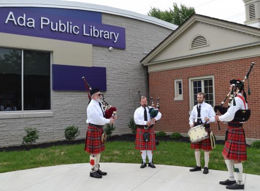 The Lion Rampant, bagpipers from the Findlay area, perform.