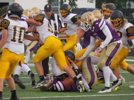 Ada and Hardin Northern played a hard-hitting battle: Bulldogs 57-40 HN / PHOTO by Sue Mattson