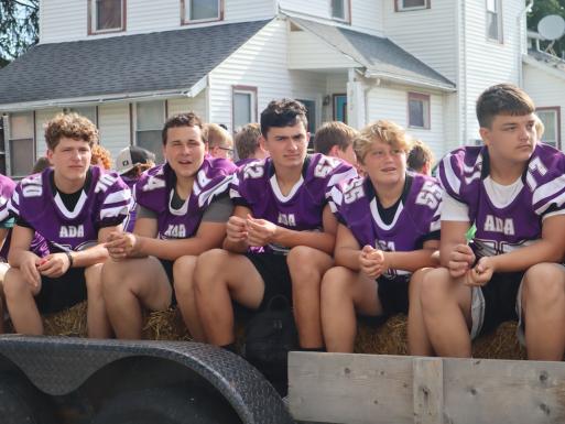 Ada High School Football Team / PHOTO Ada Icon