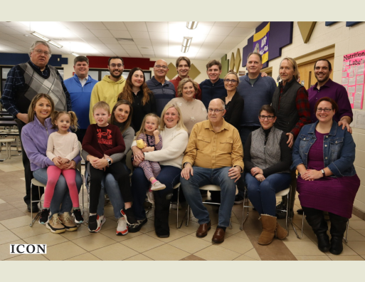 Extended Elliott family L-R (back) Howard Elliott, Jon Sizemore, Charlie Allen, Kendall Armstrong, Charles Allen, Andrew Elliott, Kristin Allen, William Elliot, Melanie Elliott, John Elliott, Michael Raney, Jason Campbell, (front) Kristin Salyer, Caroline Salyer, Jack Sizemore, Megan Sizemore, Zoe Sizemore, Michele Elliott, Mike Elliott, Joan Raney, Meredith Campbell