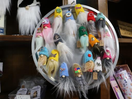 Gnome magnets