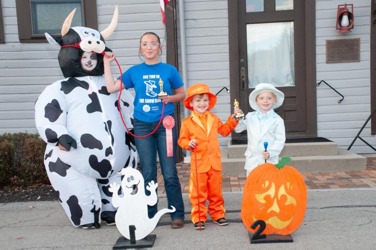 Any age with pets costume winner / Kiwanis photo